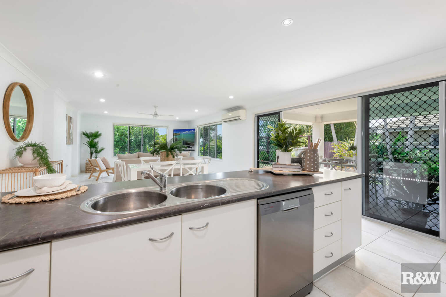 8 Hillcrest Court Bargara