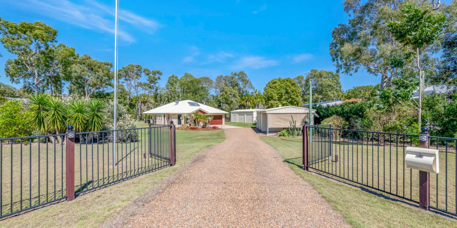 42 Kingfisher Crescent Moore Park Beach