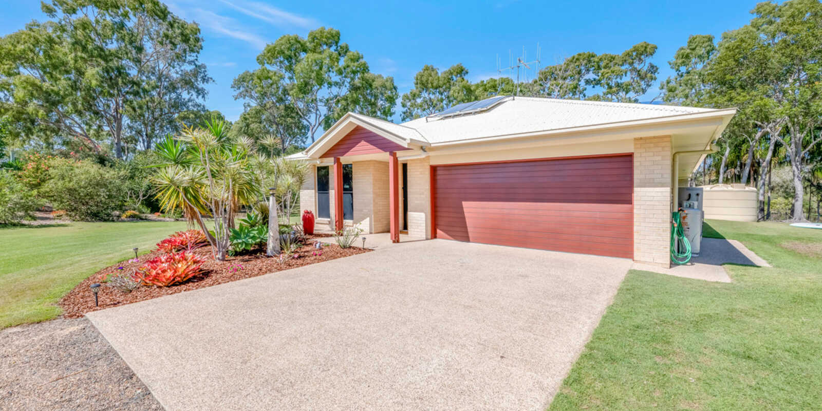 42 Kingfisher Crescent Moore Park Beach
