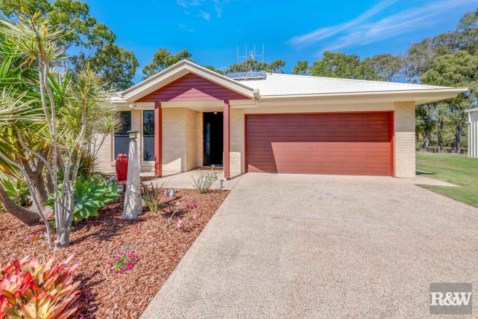 42 Kingfisher Crescent Moore Park Beach