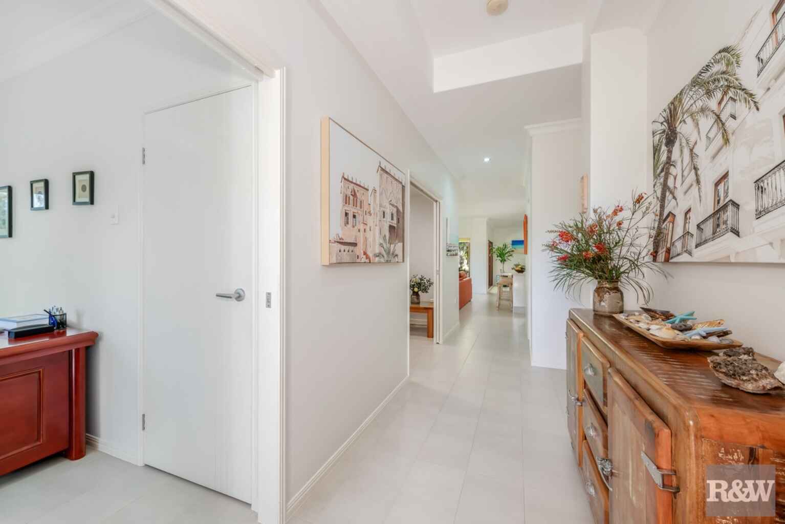 42 Kingfisher Crescent Moore Park Beach
