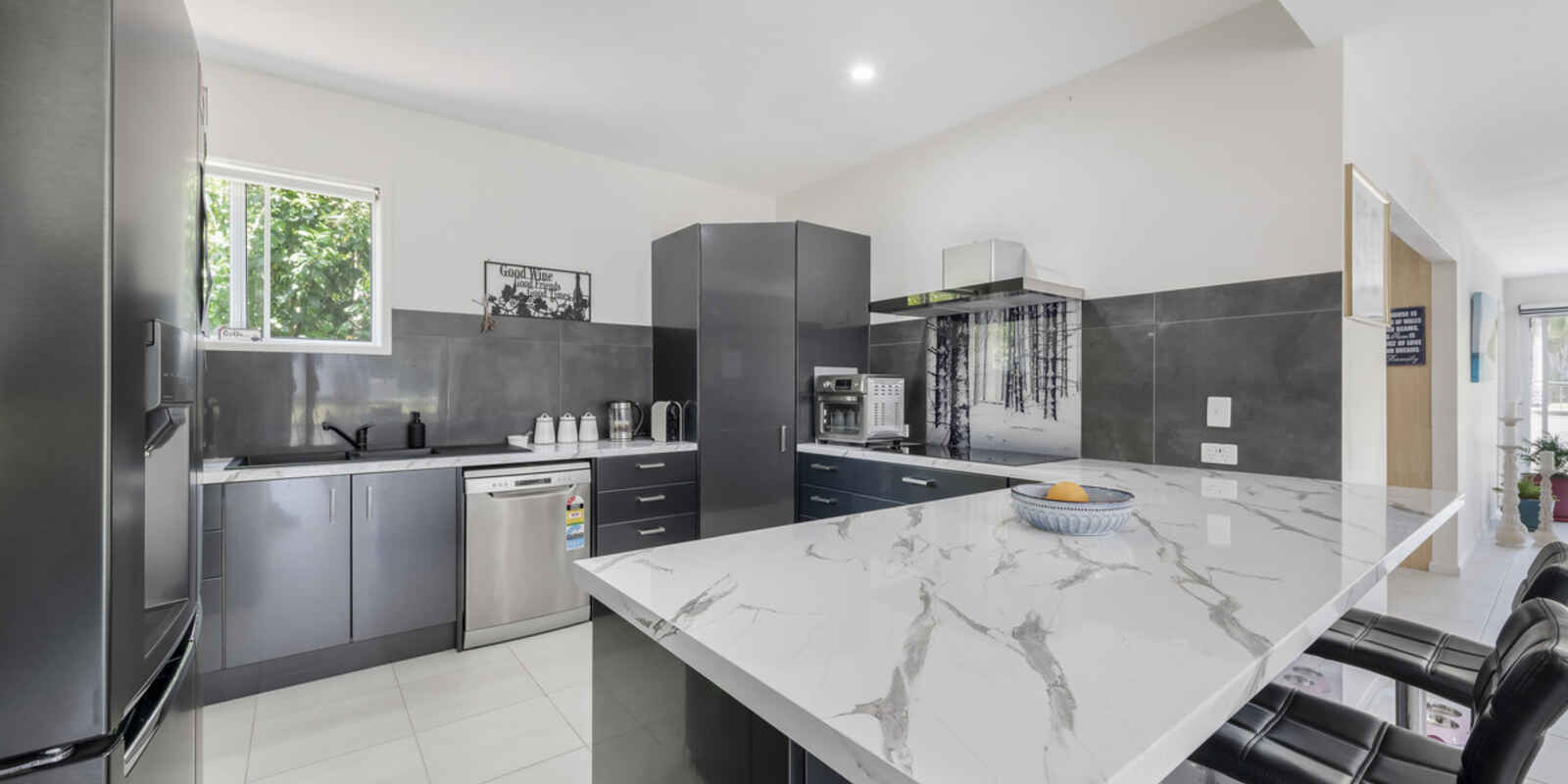20 Kingfisher Crescent Moore Park Beach