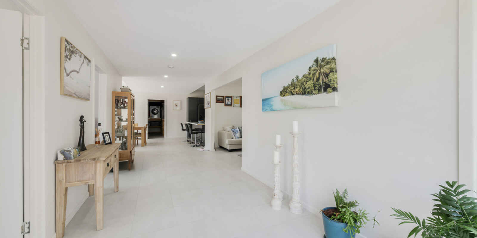 20 Kingfisher Crescent Moore Park Beach