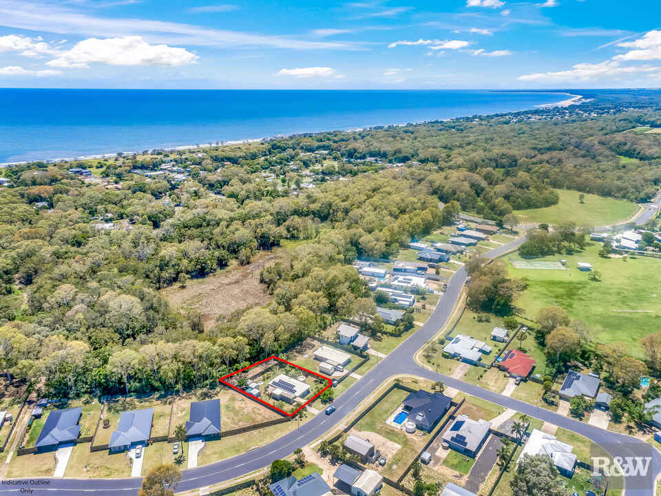 24 Malvern Drive Moore Park Beach