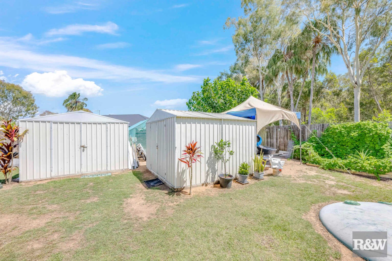 24 Malvern Drive Moore Park Beach 24 Malvern Drive Moore Park Beach