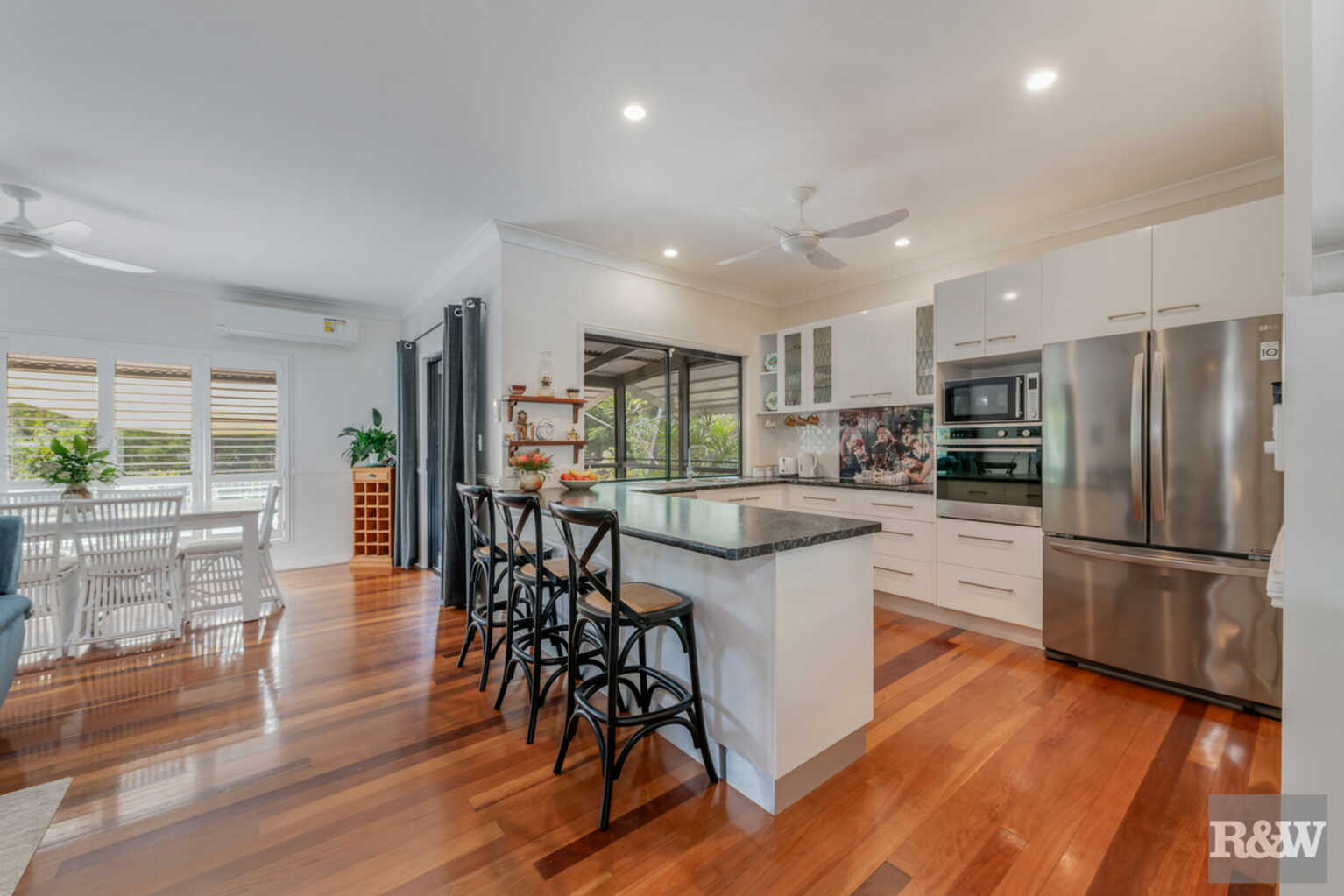 296 Sylvan Drive Moore Park Beach