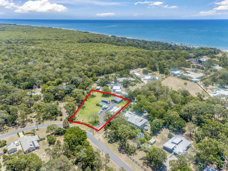 20 Kingfisher Crescent Moore Park Beach