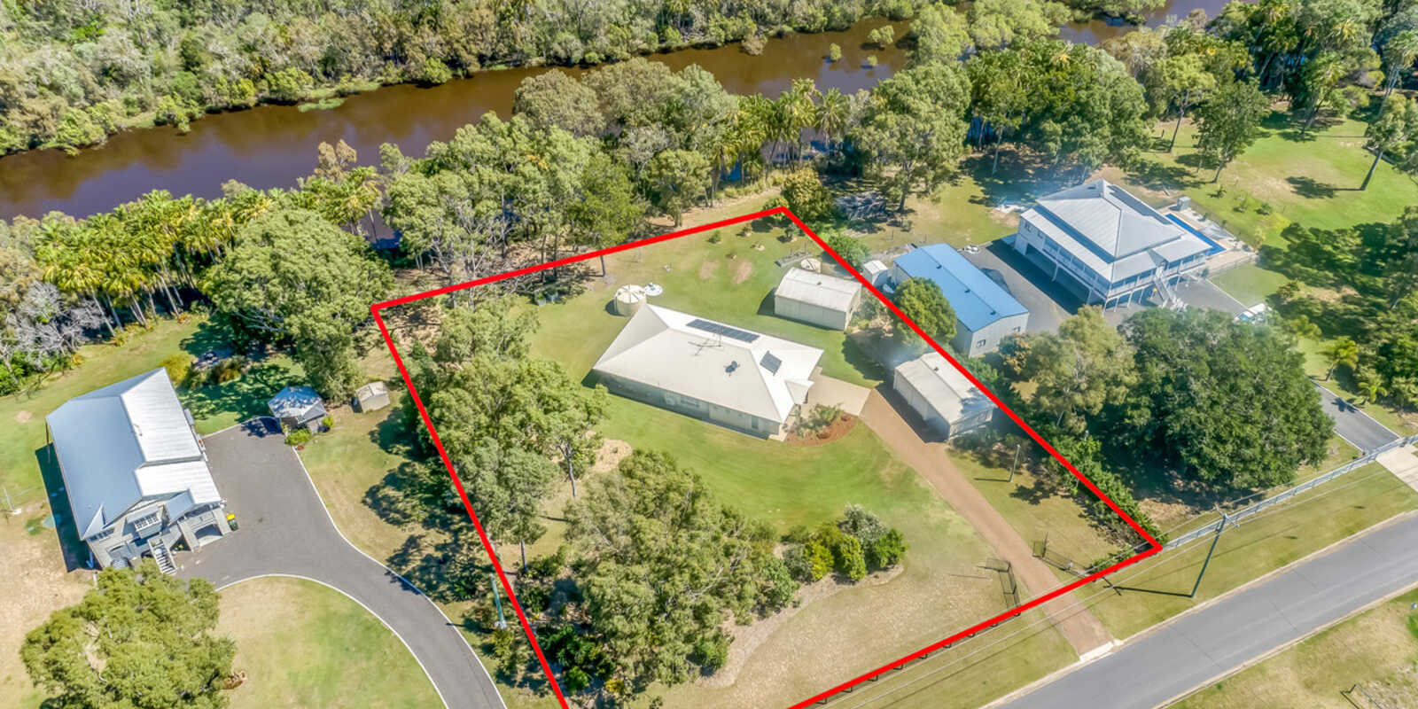 42 Kingfisher Crescent Moore Park Beach