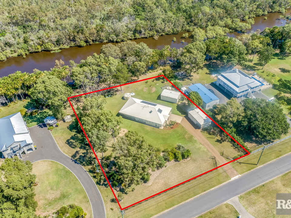 42 Kingfisher Crescent Moore Park Beach