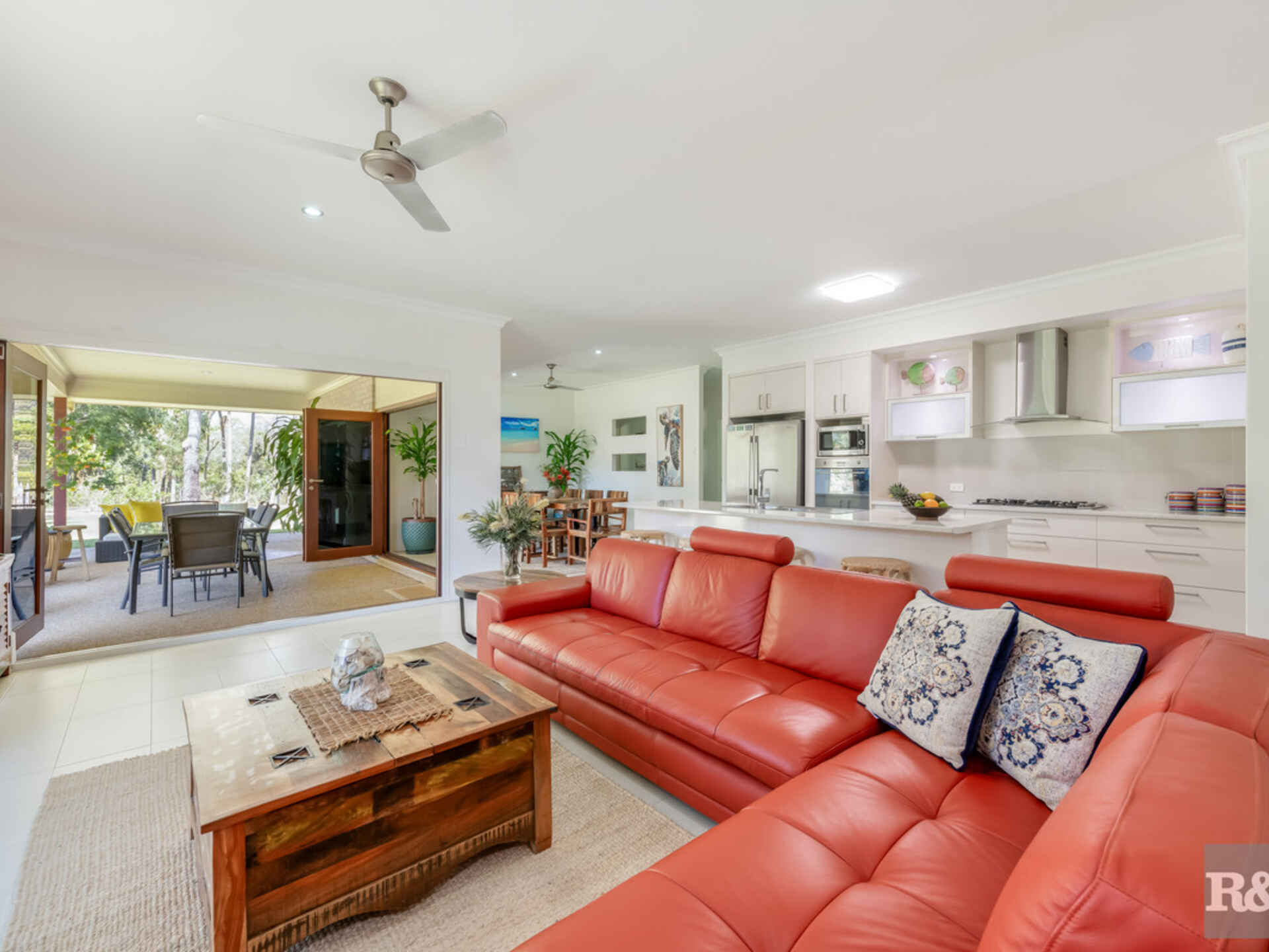 42 Kingfisher Crescent Moore Park Beach