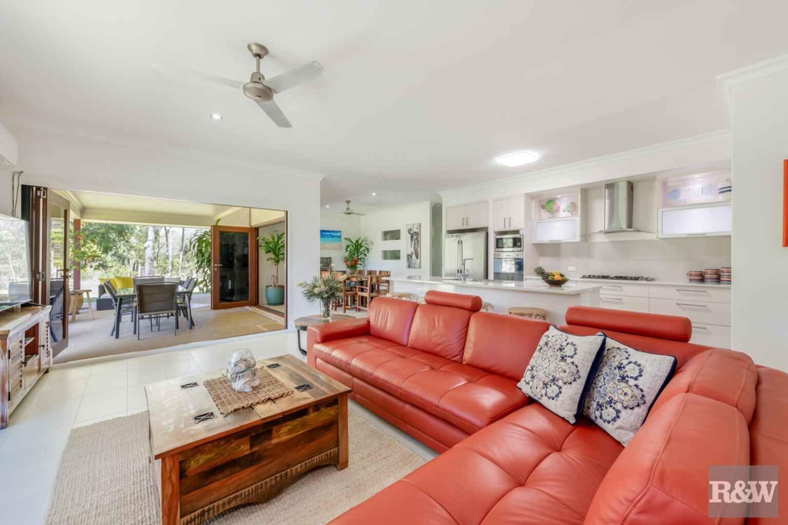42 Kingfisher Crescent Moore Park Beach