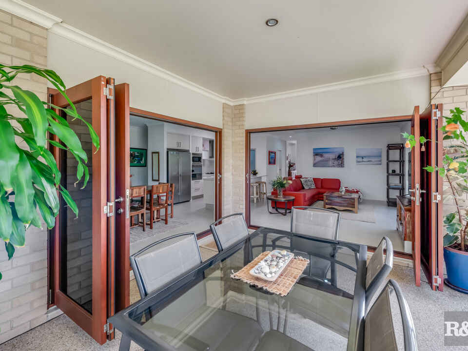 42 Kingfisher Crescent Moore Park Beach