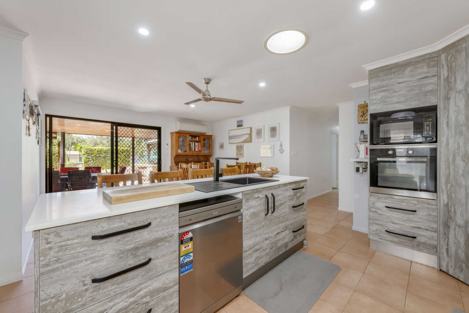 5 Woodlands Lane Moore Park Beach