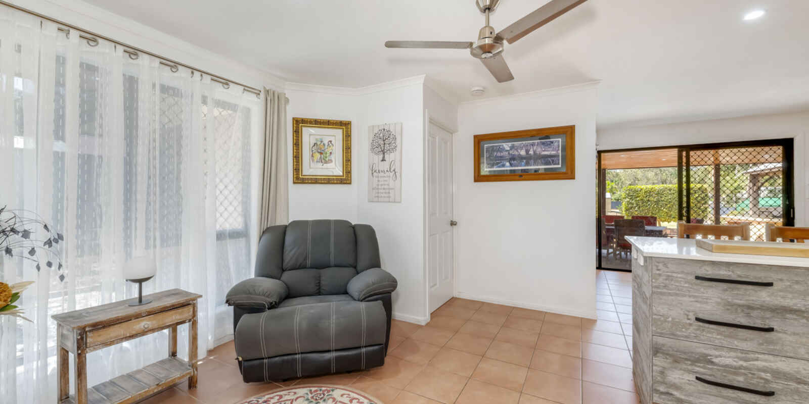 5 Woodlands Lane Moore Park Beach