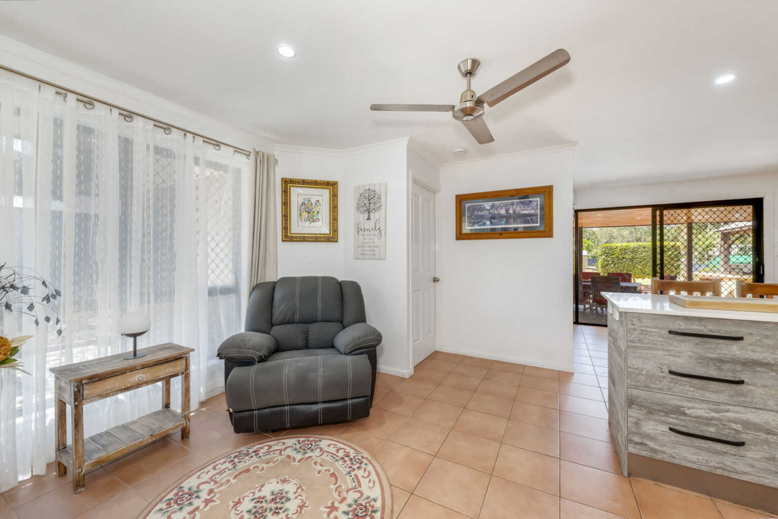 5 Woodlands Lane Moore Park Beach
