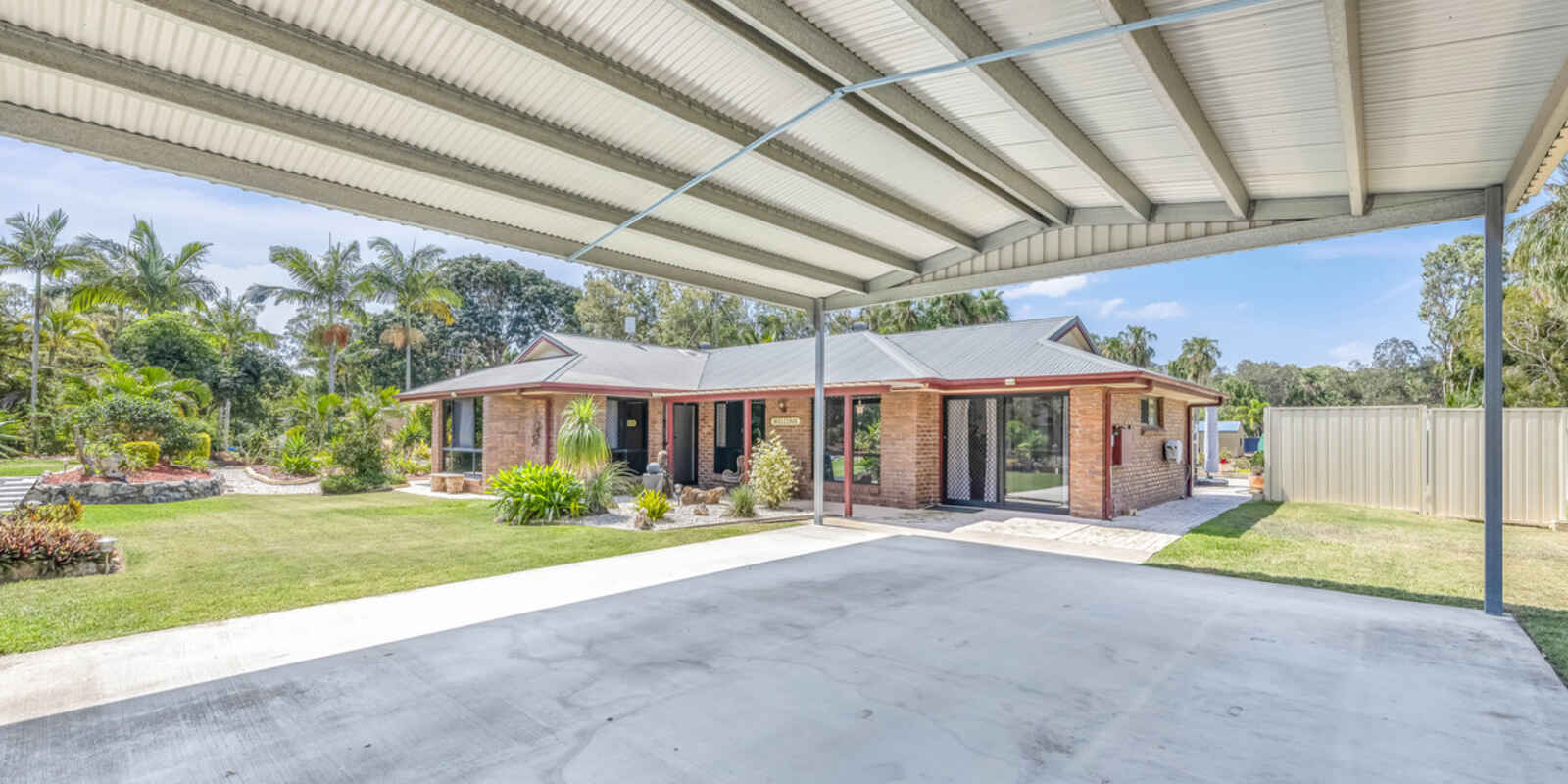 5 Woodlands Lane Moore Park Beach