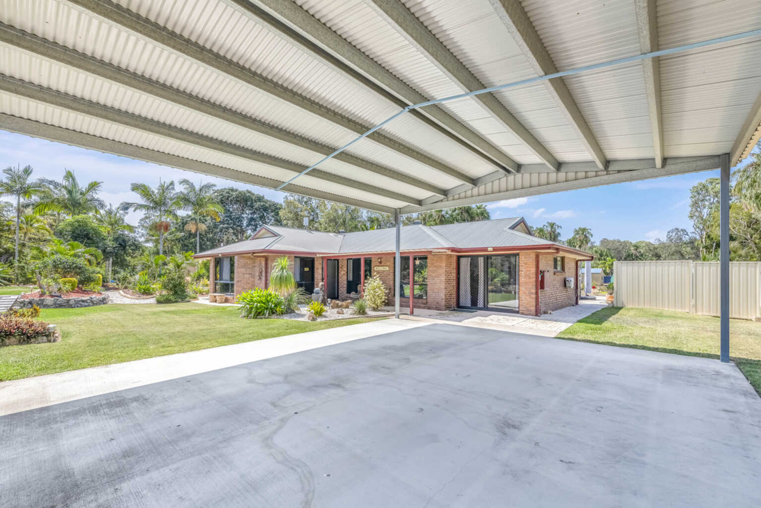 5 Woodlands Lane Moore Park Beach