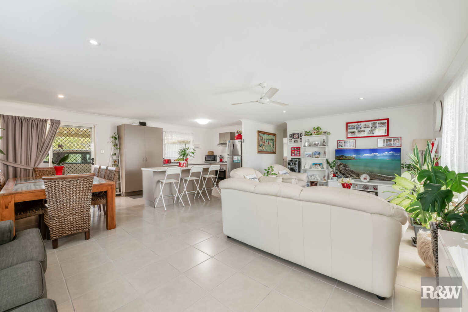 24 Malvern Drive Moore Park Beach 24 Malvern Drive Moore Park Beach