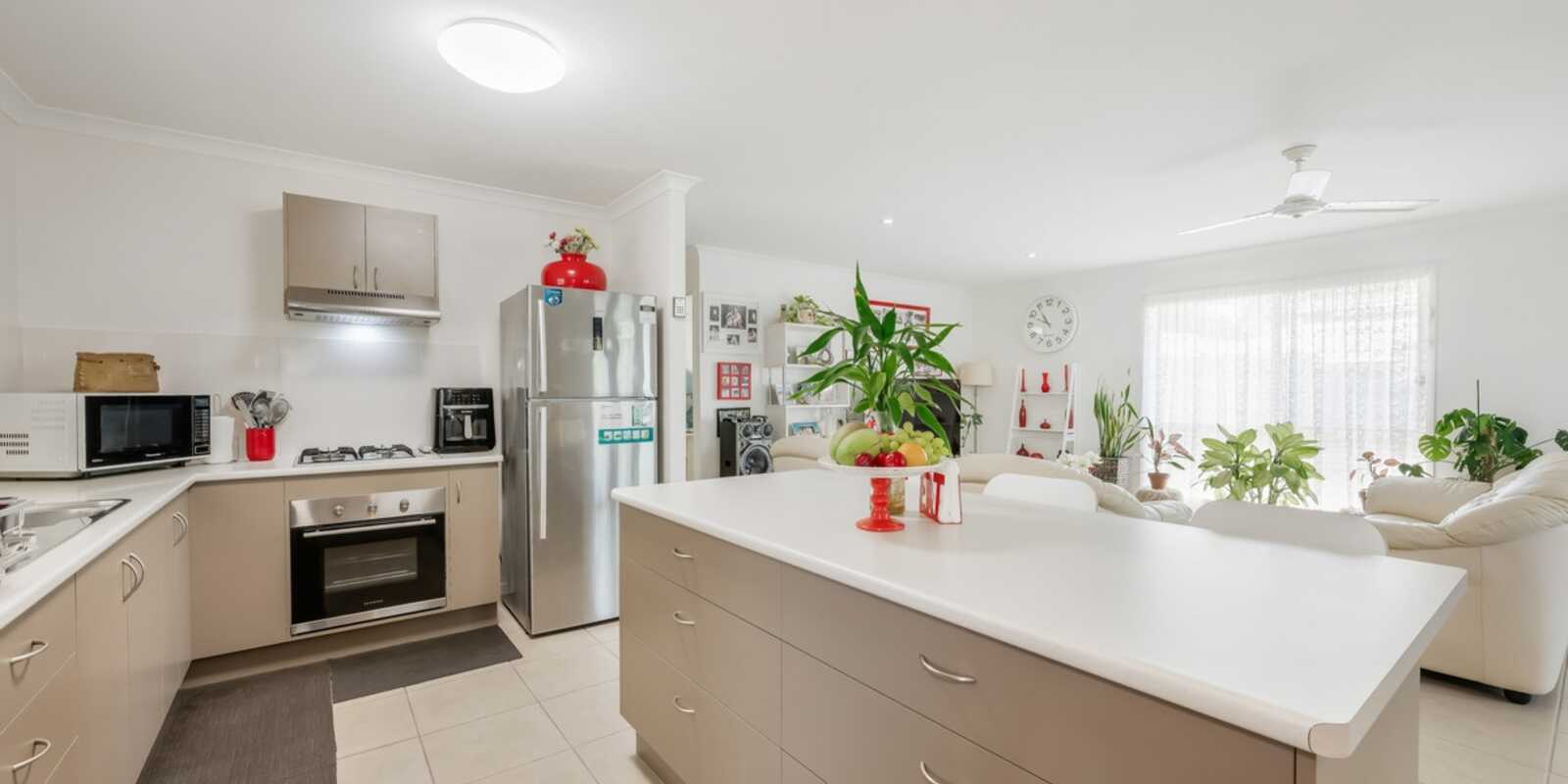 24 Malvern Drive Moore Park Beach 24 Malvern Drive Moore Park Beach