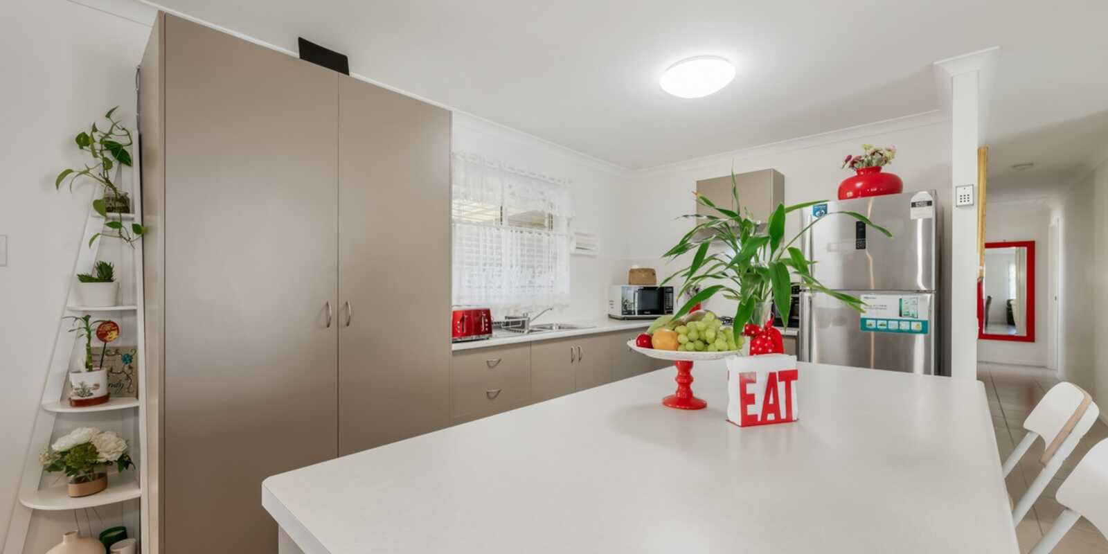 24 Malvern Drive Moore Park Beach 24 Malvern Drive Moore Park Beach