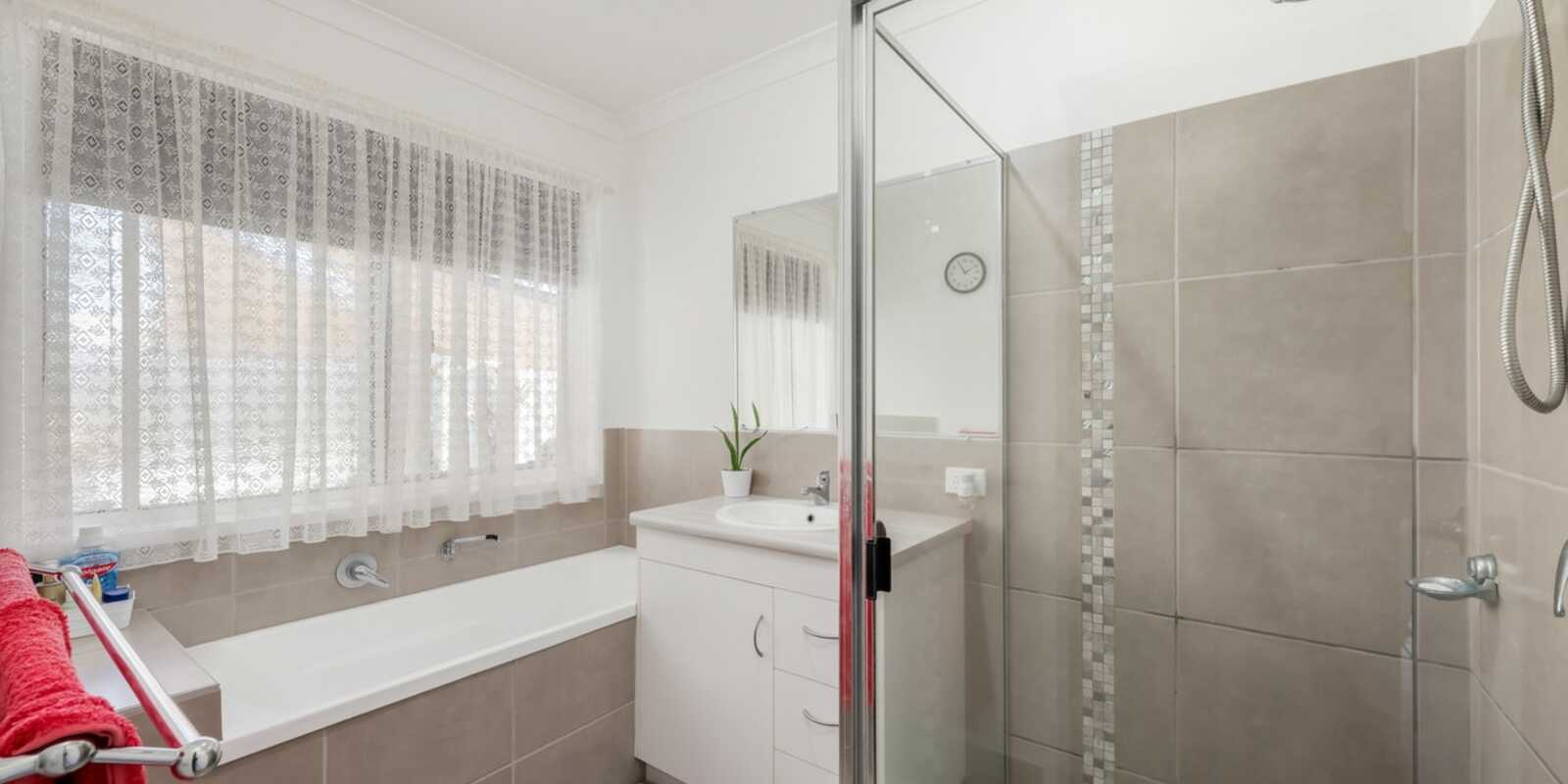 24 Malvern Drive Moore Park Beach 24 Malvern Drive Moore Park Beach