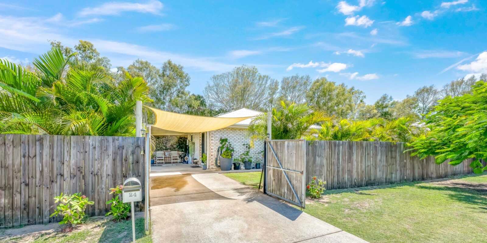 24 Malvern Drive Moore Park Beach 24 Malvern Drive Moore Park Beach