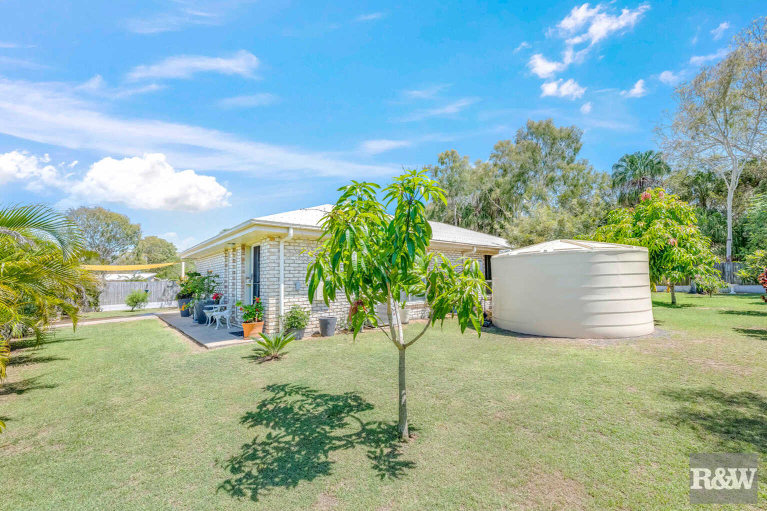 24 Malvern Drive Moore Park Beach 24 Malvern Drive Moore Park Beach
