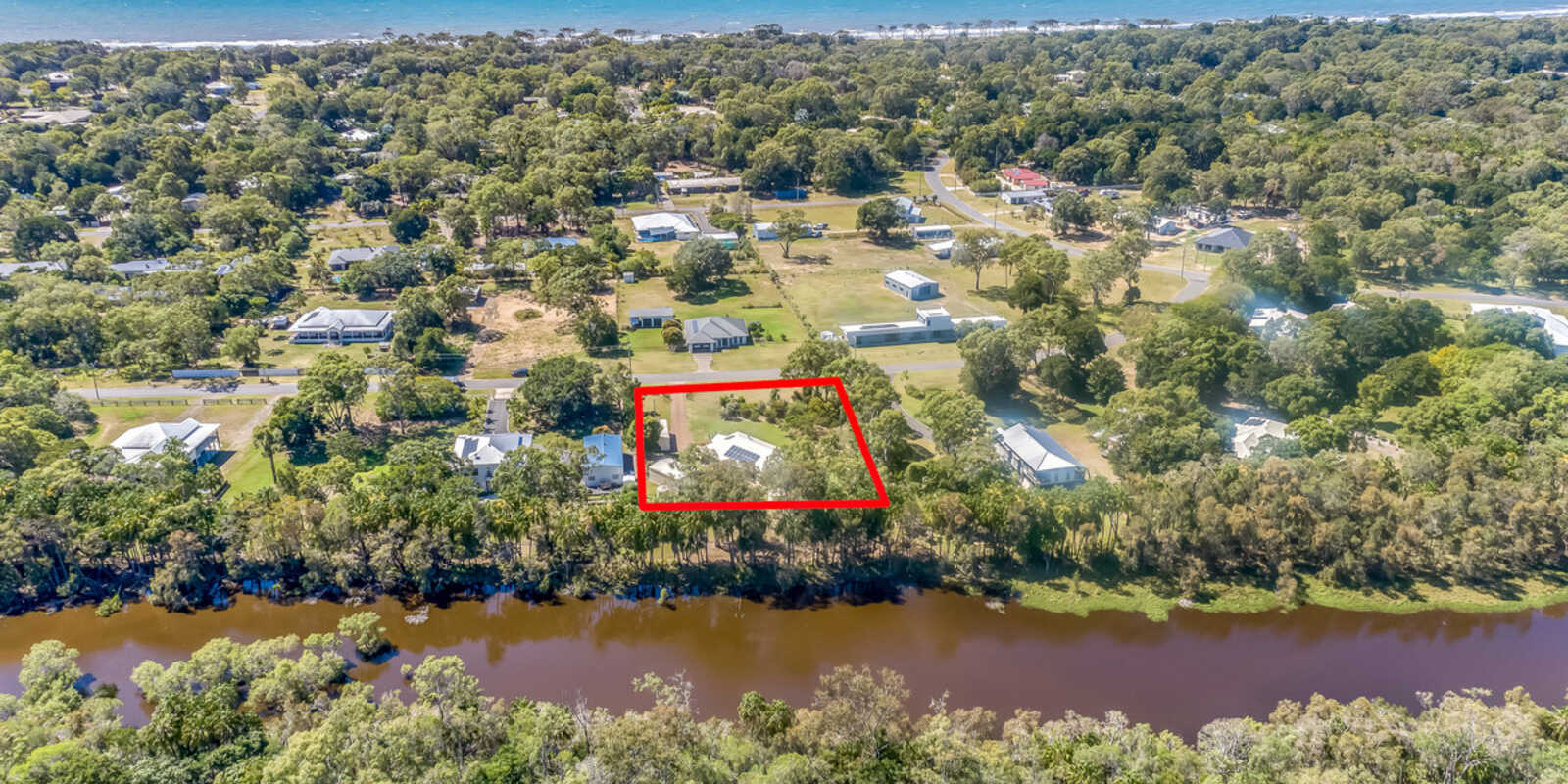 42 Kingfisher Crescent Moore Park Beach