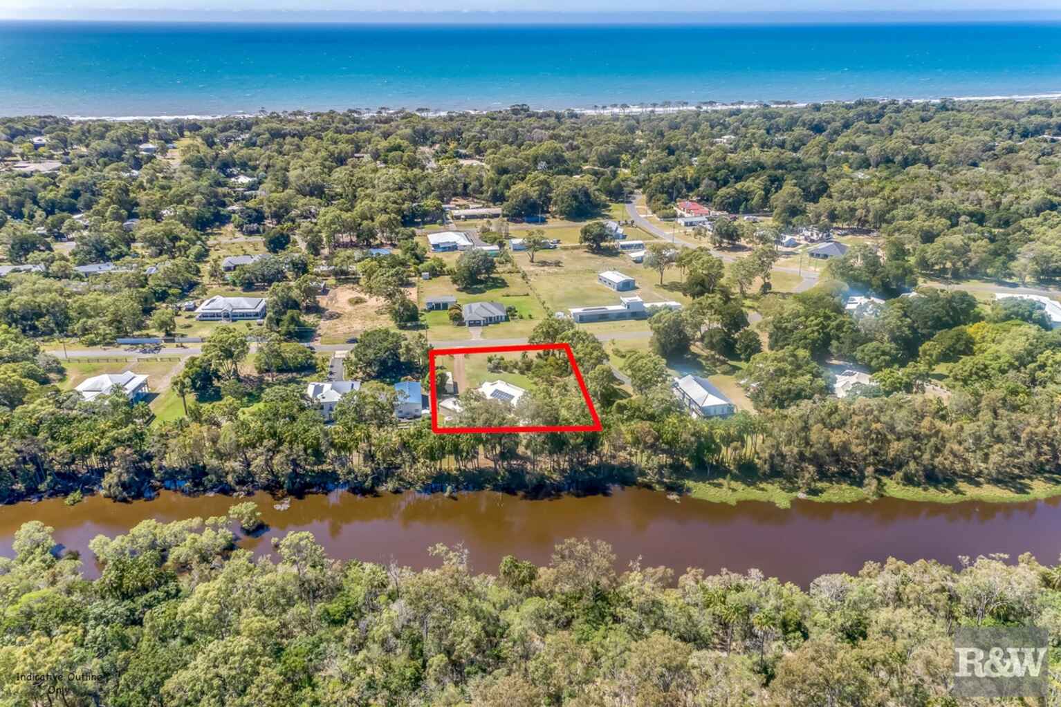 42 Kingfisher Crescent Moore Park Beach