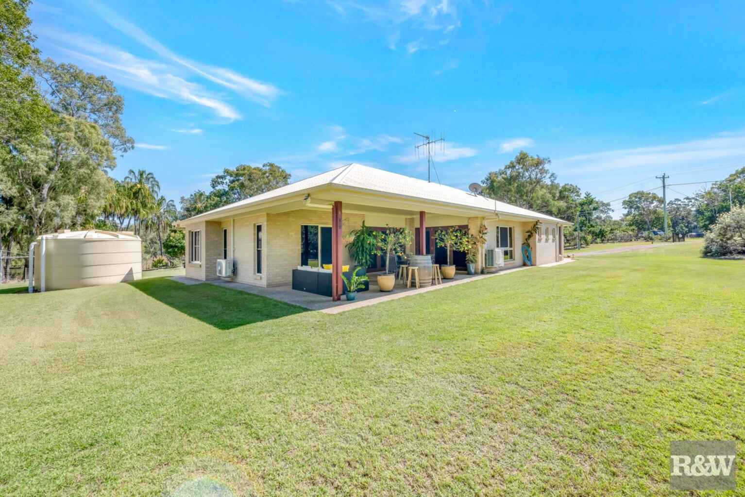42 Kingfisher Crescent Moore Park Beach
