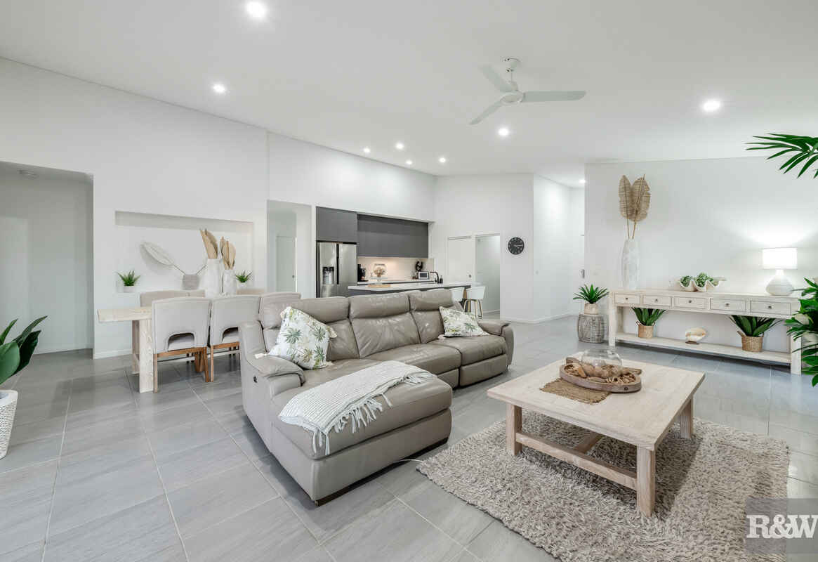 4 Bedroom Coastal Gem with a massive shed!