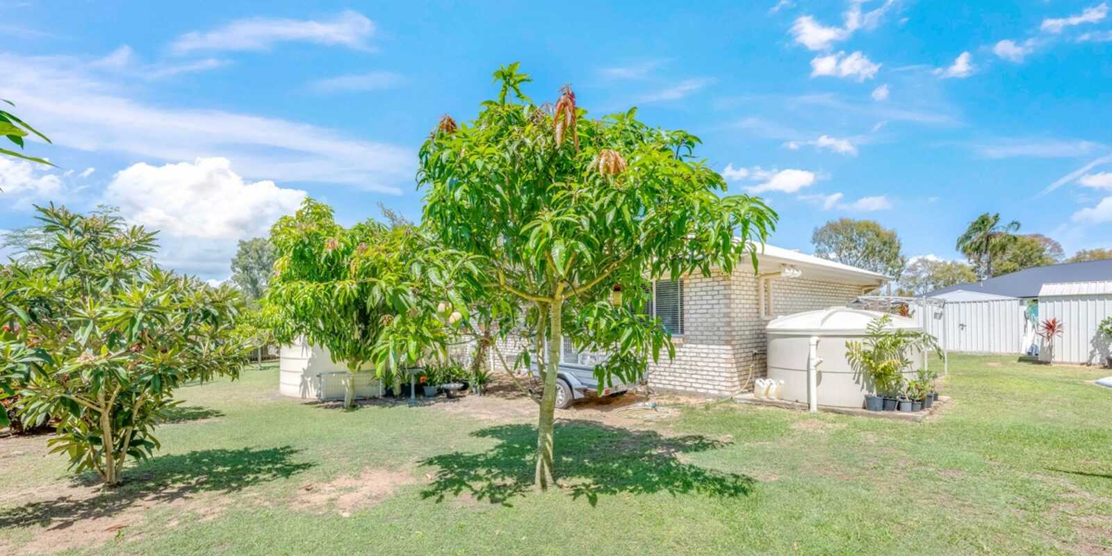 24 Malvern Drive Moore Park Beach 24 Malvern Drive Moore Park Beach