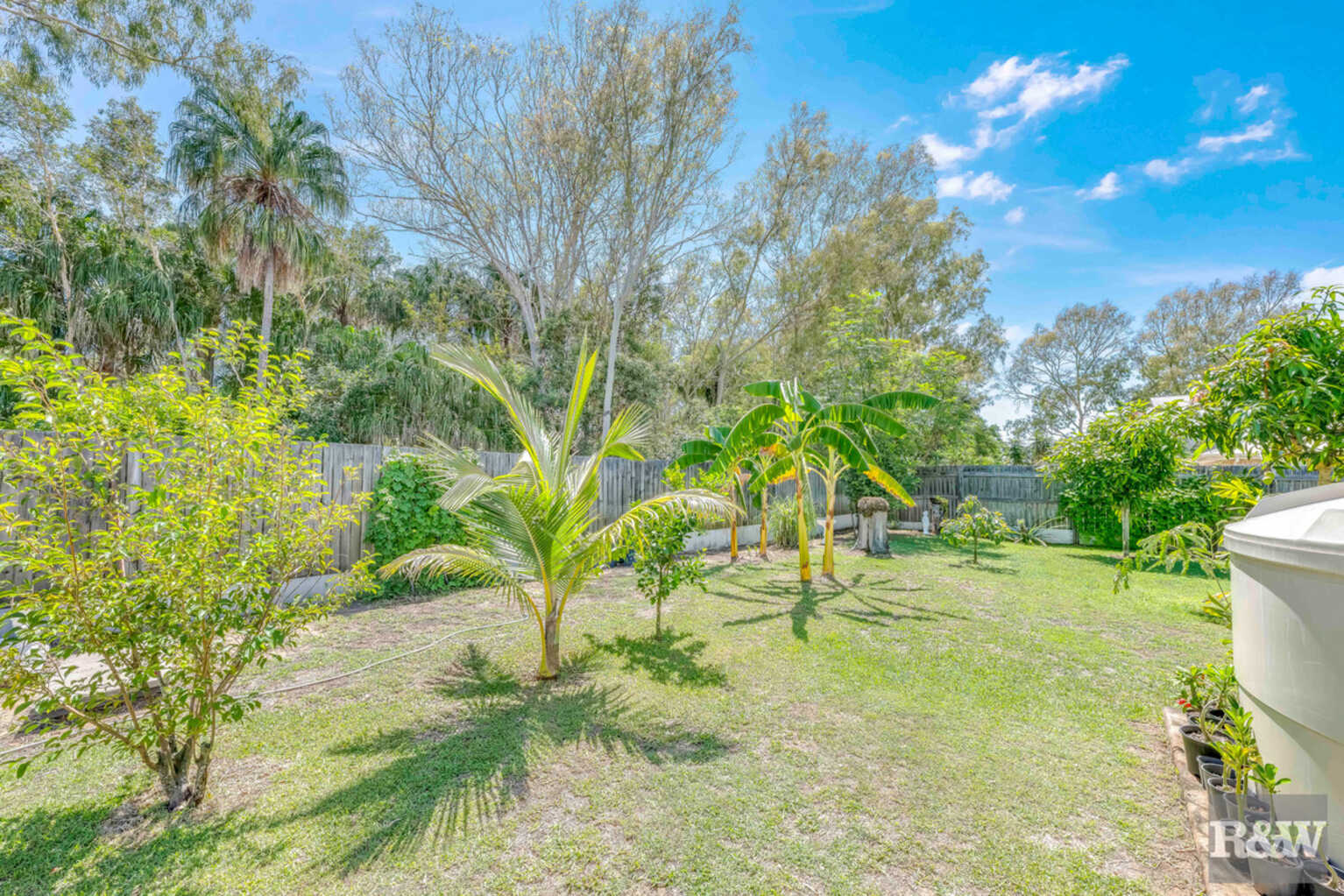 24 Malvern Drive Moore Park Beach 24 Malvern Drive Moore Park Beach