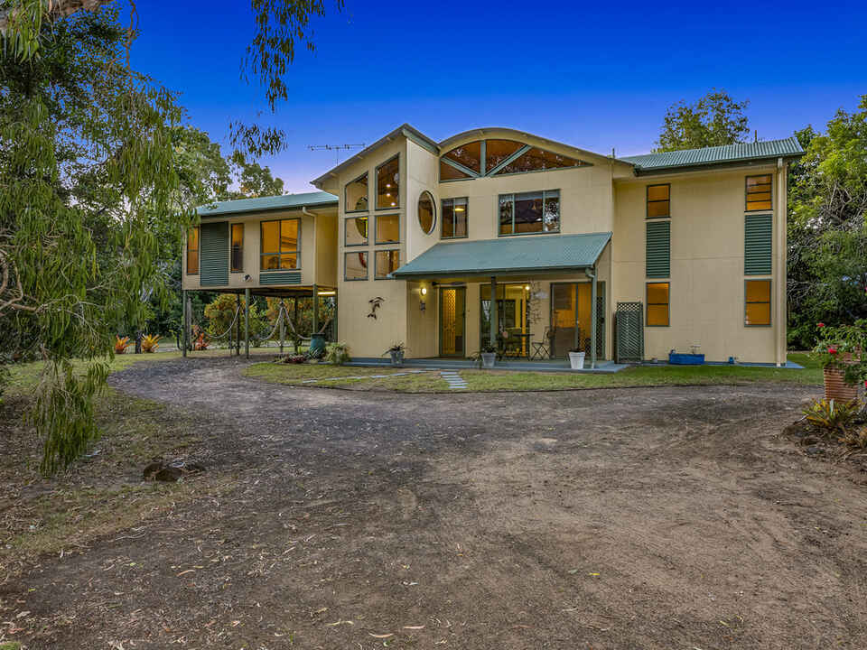 24 Kingfisher Crescent Moore Park Beach
