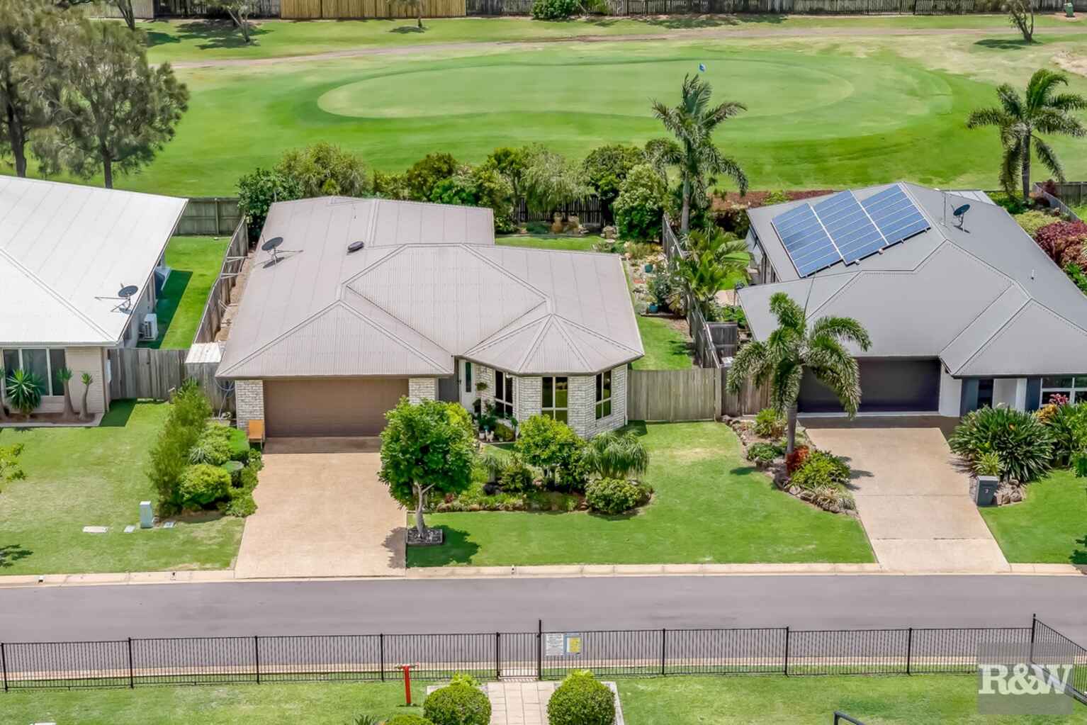 3 McCallum Close Coral Cove
