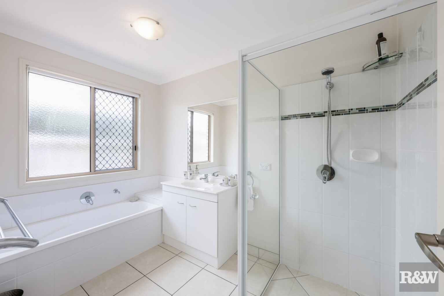 3 McCallum Close Coral Cove