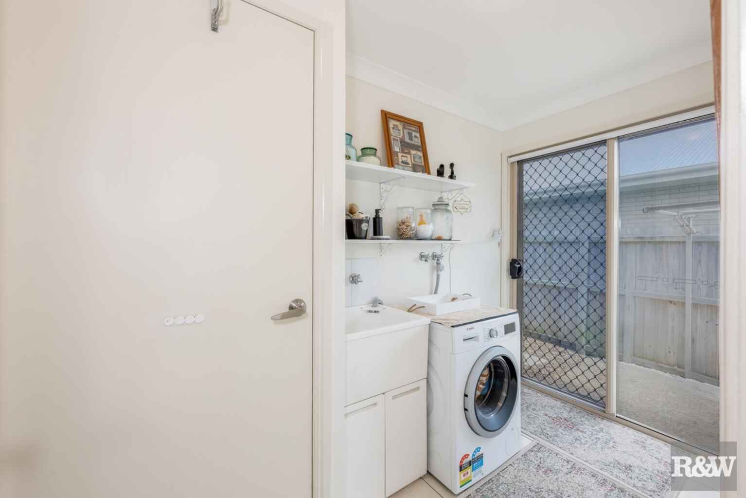 3 McCallum Close Coral Cove