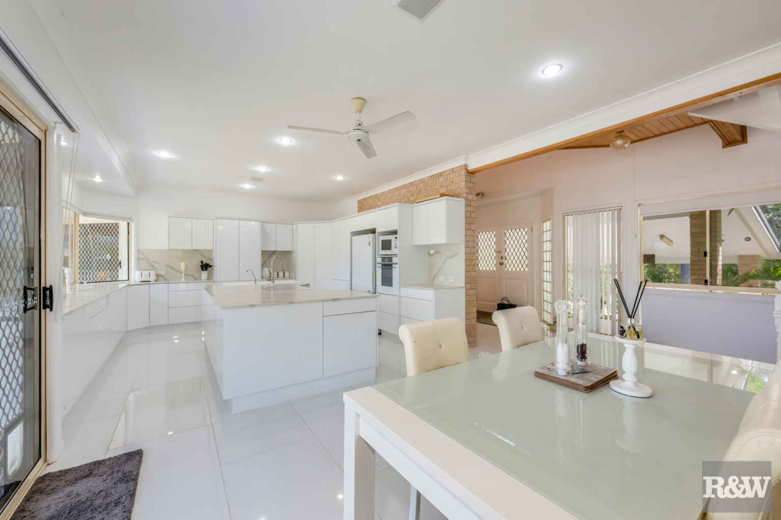 78 Sylvan Drive Moore Park Beach