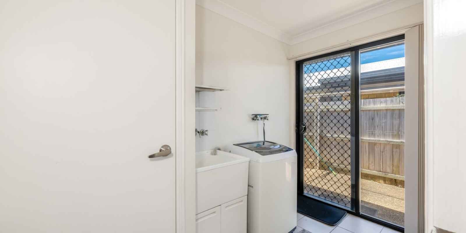 19 McCallum Close Coral Cove