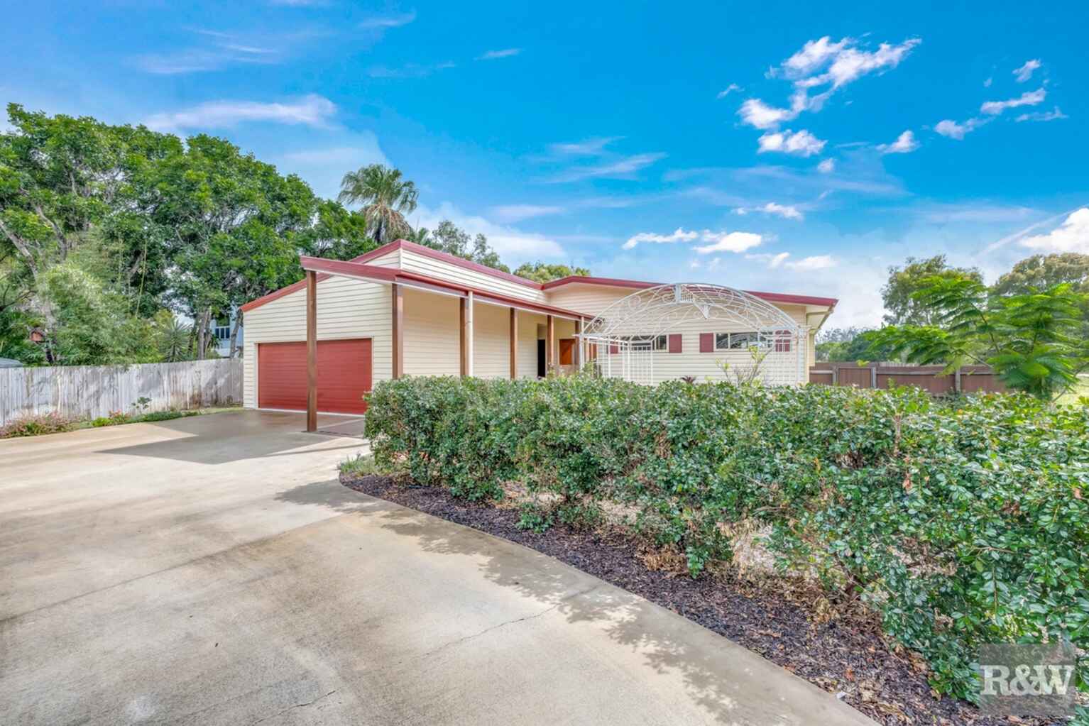 86 Sylvan Drive Moore Park Beach