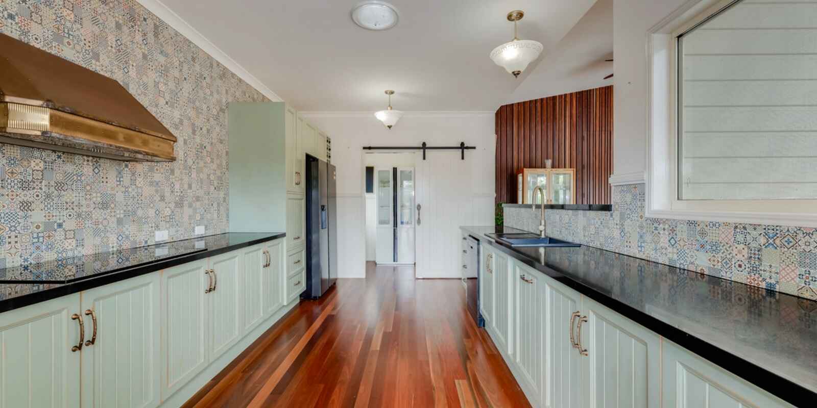 86 Sylvan Drive Moore Park Beach