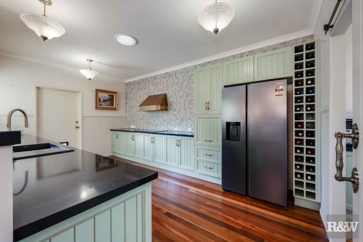 86 Sylvan Drive Moore Park Beach