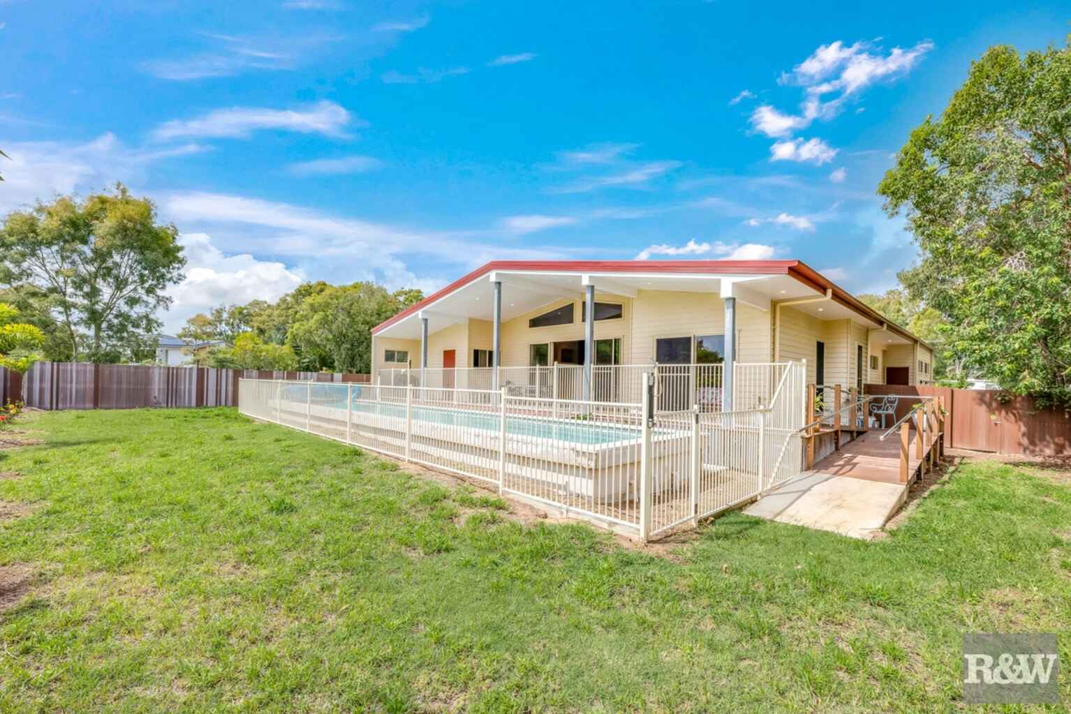 86 Sylvan Drive Moore Park Beach