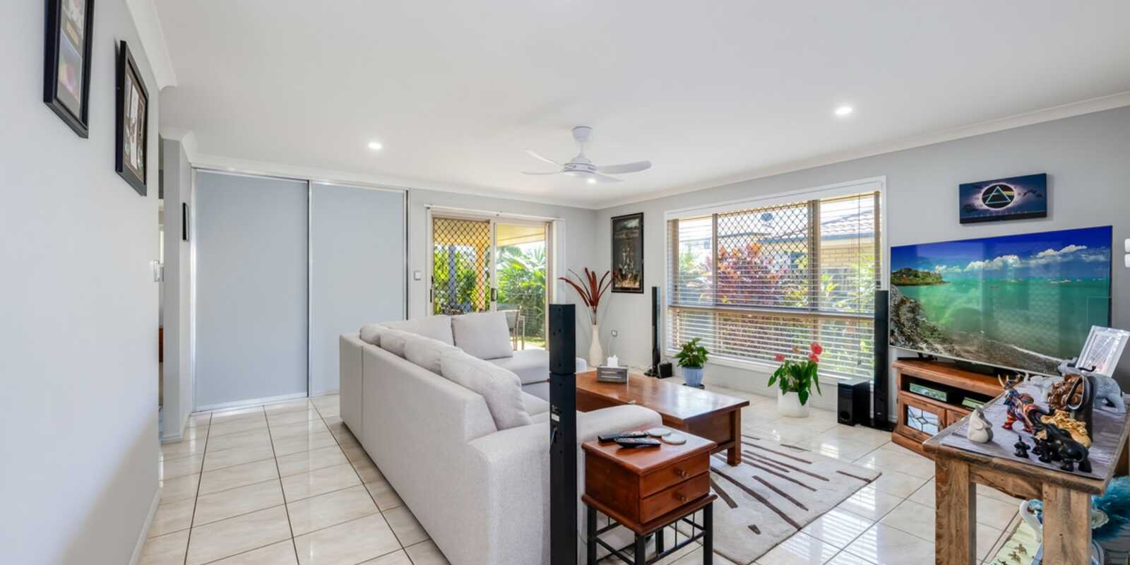 15 McCallum Close Coral Cove