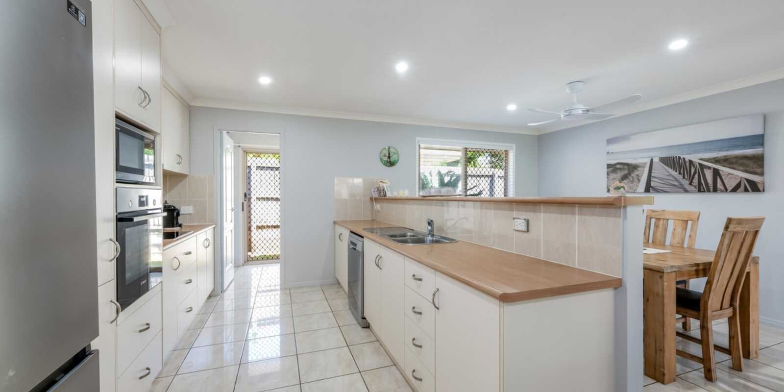 15 McCallum Close Coral Cove