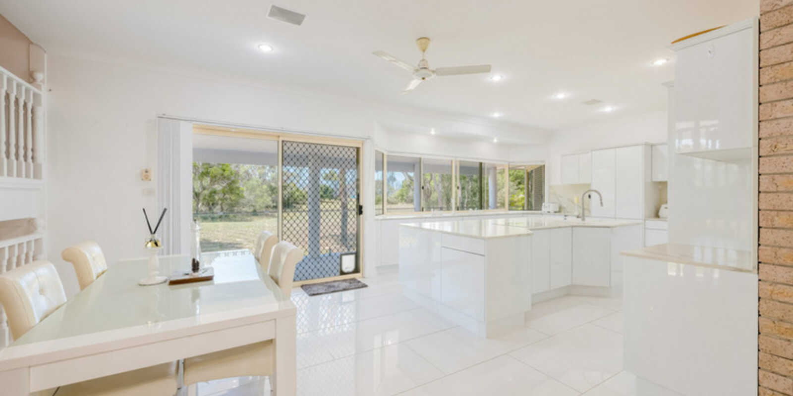 78 Sylvan Drive Moore Park Beach