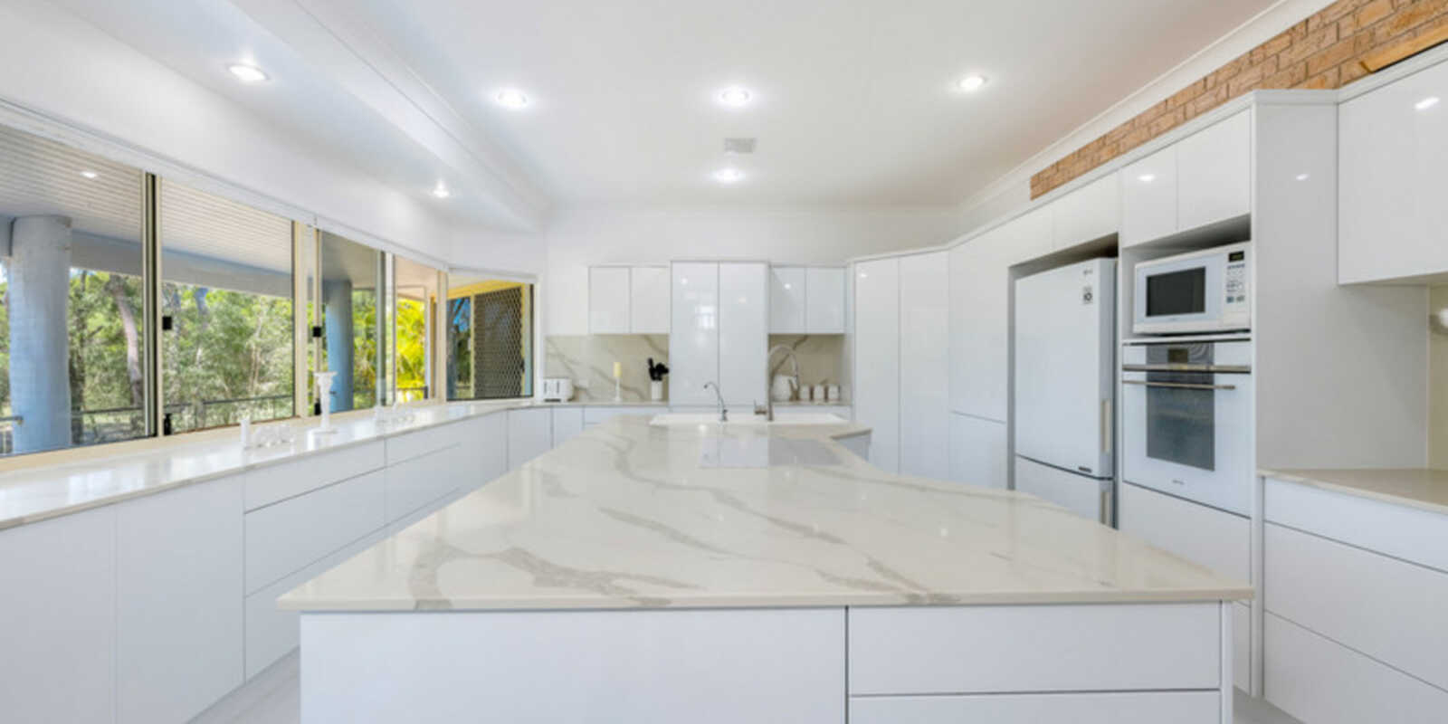 78 Sylvan Drive Moore Park Beach