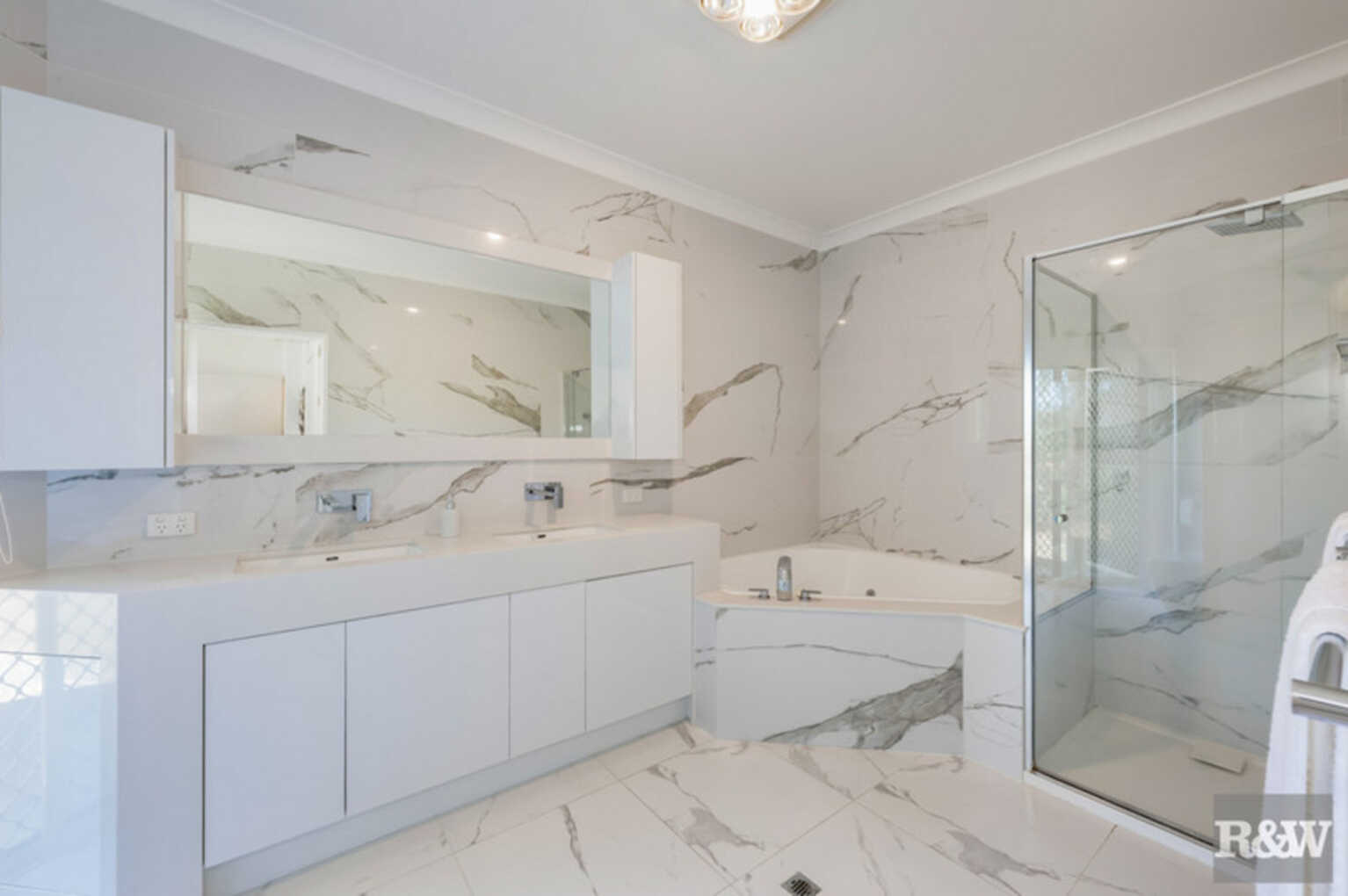 78 Sylvan Drive Moore Park Beach