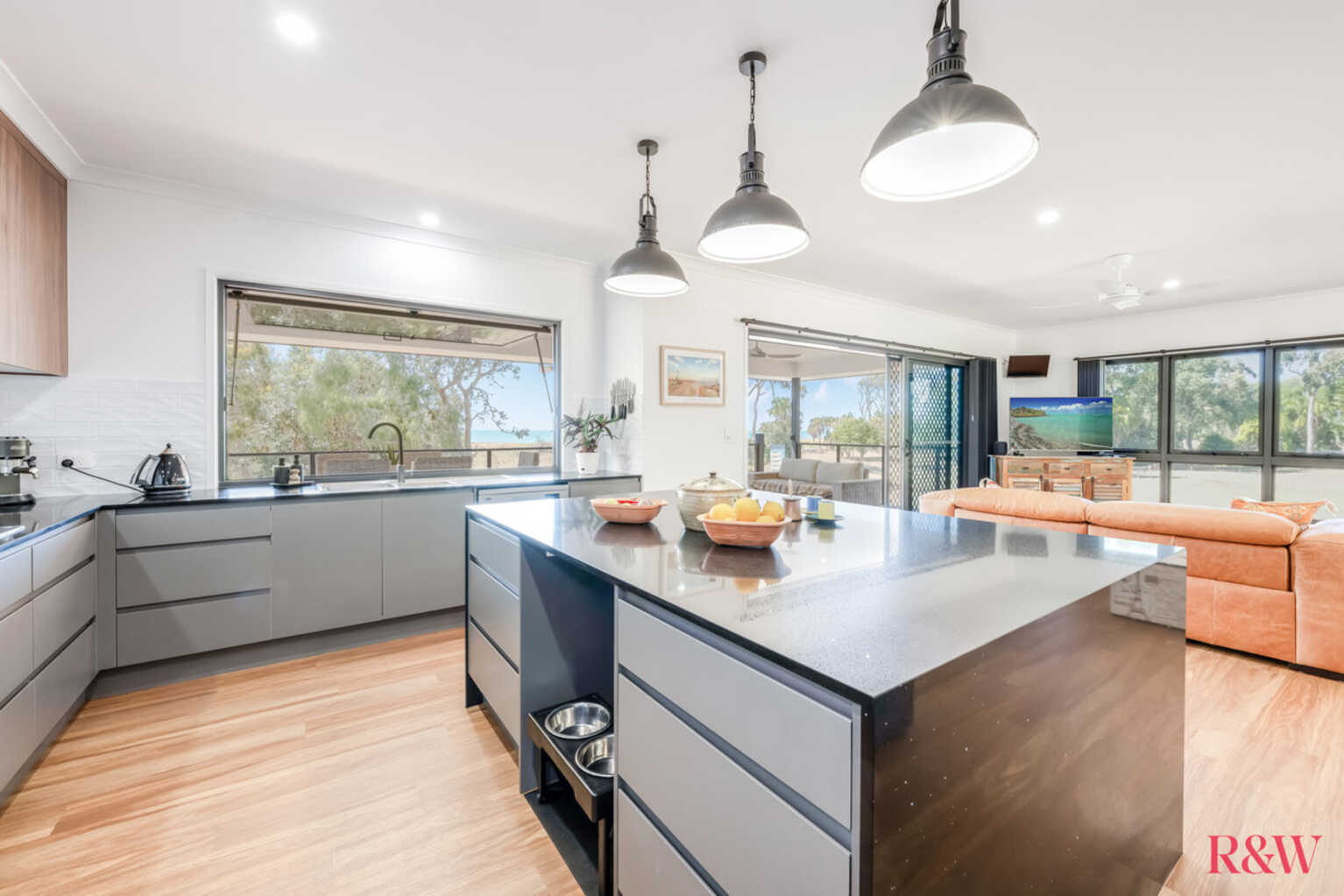 262 Sylvan Drive Moore Park Beach