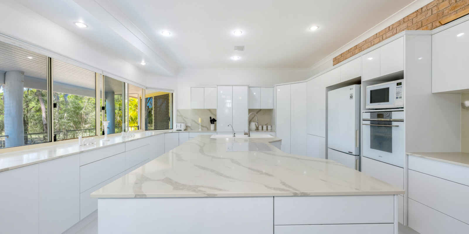 78 Sylvan Drive Moore Park Beach